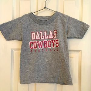Dallas cowboys t-shirt size 3T